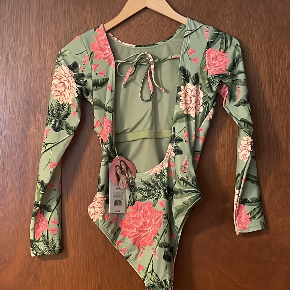 NWT AGUA BENDITA x TARGET One Piece Olive/Blush Peony Print - Picture 4 of 6